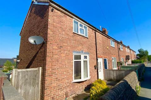 2 bedroom end of terrace house for sale, Black Road, Macclesfield