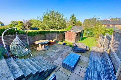 2 bedroom end of terrace house for sale, Black Road, Macclesfield