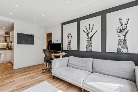 3 bedroom apartment for sale, Knaresborough Drive, London, SW18