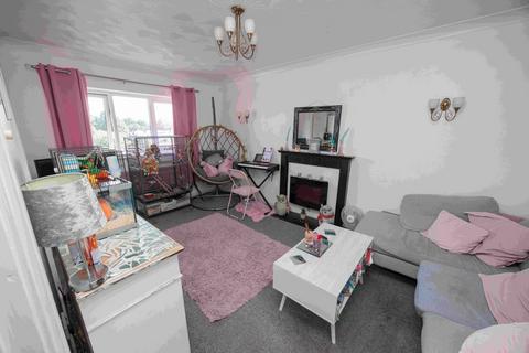 2 bedroom flat for sale, Efail, Mold CH7