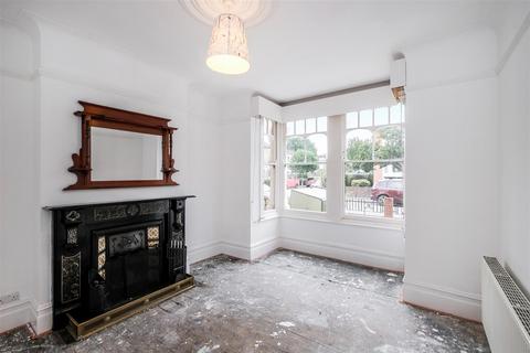 4 bedroom terraced house for sale, Dover Road, Aldersbrook