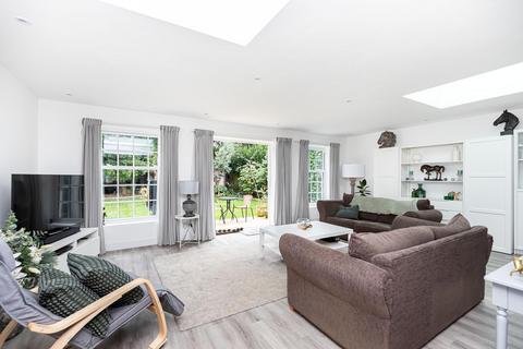 4 bedroom detached house for sale, Lyon Avenue, New Milton, Hampshire. BH25 6AP