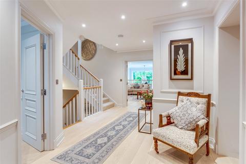Lock House, 2 Beechwood Drive, Marlow, SL7 2DJ