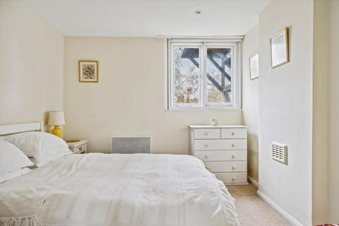 2 bedroom apartment for sale, Collingham Gardens, London SW5