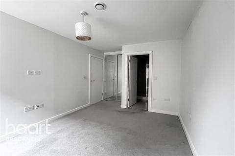 2 bedroom flat to rent, Dorchester Mansions, Bracknell, RG12 7NW