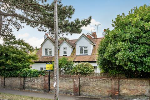 3 bedroom detached house for sale, Hilda Vale Road, Farnborough