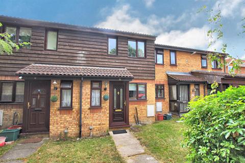 2 bedroom terraced house for sale, Barnes Avenue, Norwood Green UB2