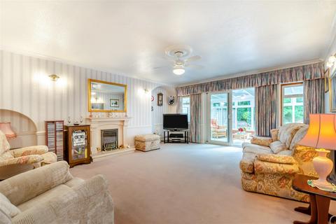 4 bedroom detached house for sale, Trapham Road, Maidstone