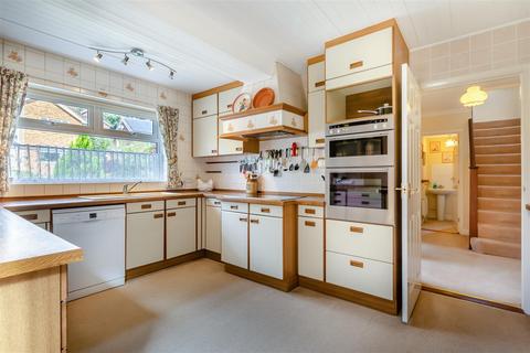 4 bedroom detached house for sale, Trapham Road, Maidstone