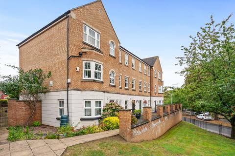 4 bedroom terraced house for sale, Mansion Gate, Leeds LS7