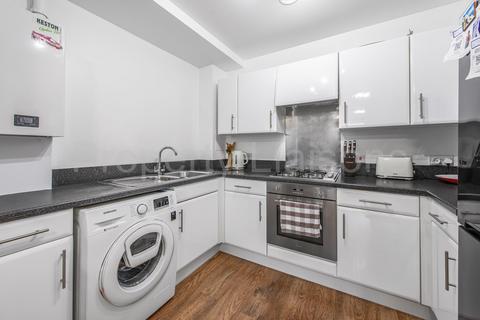 2 bedroom apartment for sale, Len Bishop Court, London, E1W