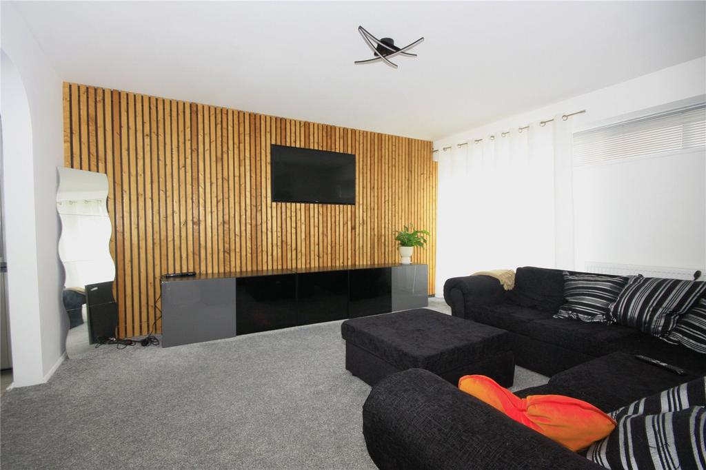 Greywell Road, Havant, Hampshire, PO9 3 bed terraced house for sale £165,000