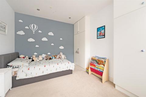 43 Grove Road, London, SW19 1BJ