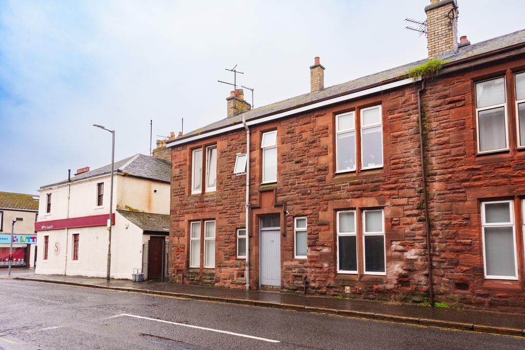 Barassie Street, Troon KA10 2 bed ground floor flat for sale £52,500