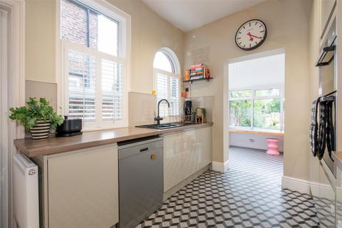 4 bedroom terraced house for sale, Stockport Road, Timperley, Altrincham