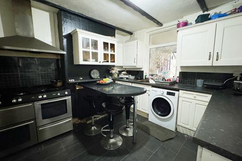 3 bedroom semi-detached house for sale, Drinkstone Road, Leicester LE5