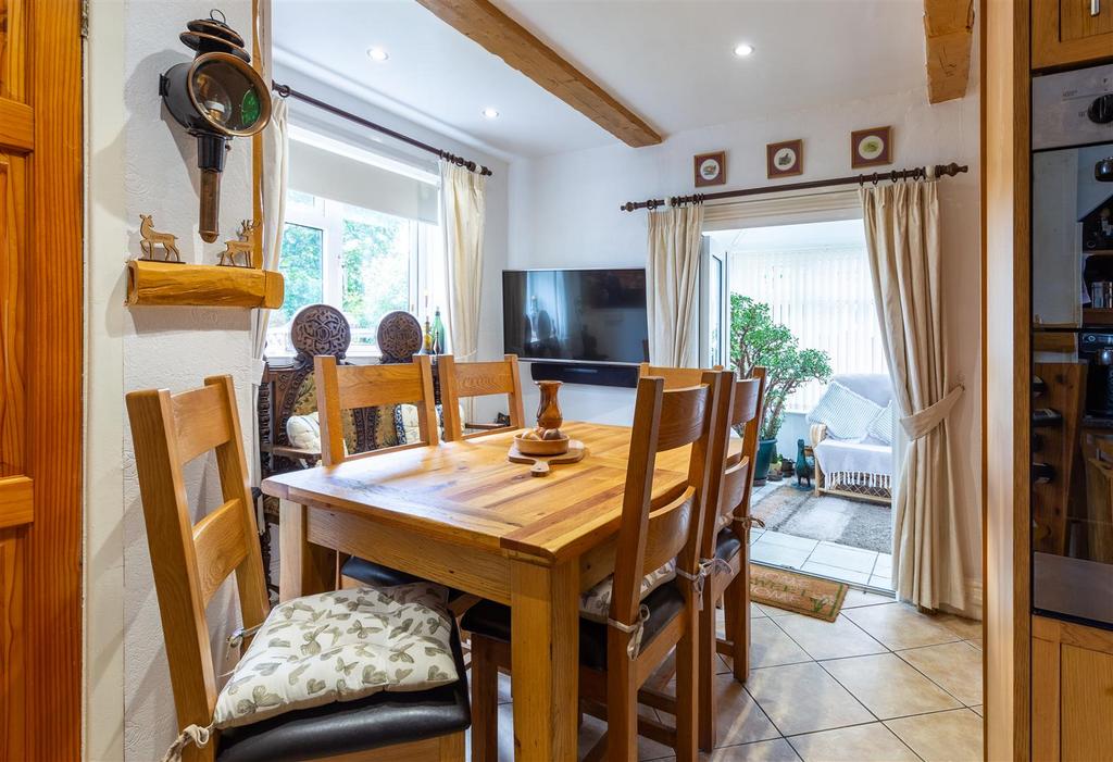 Kitchen/dining
