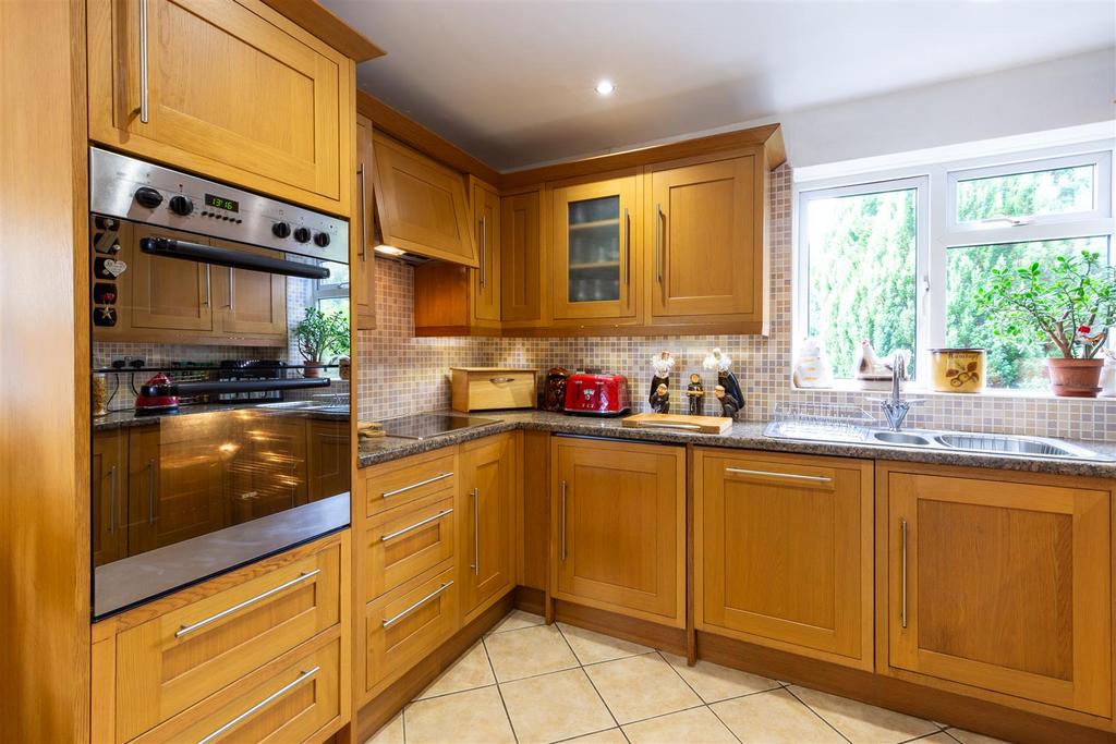 Kitchen/dining