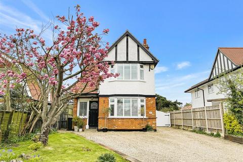 4 bedroom detached house for sale, Hall Road, Lowestoft, NR32