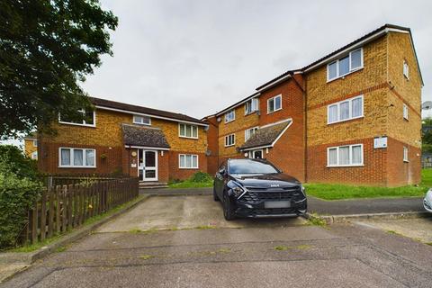 38 Leston Close, Rainham, RM13 9NF