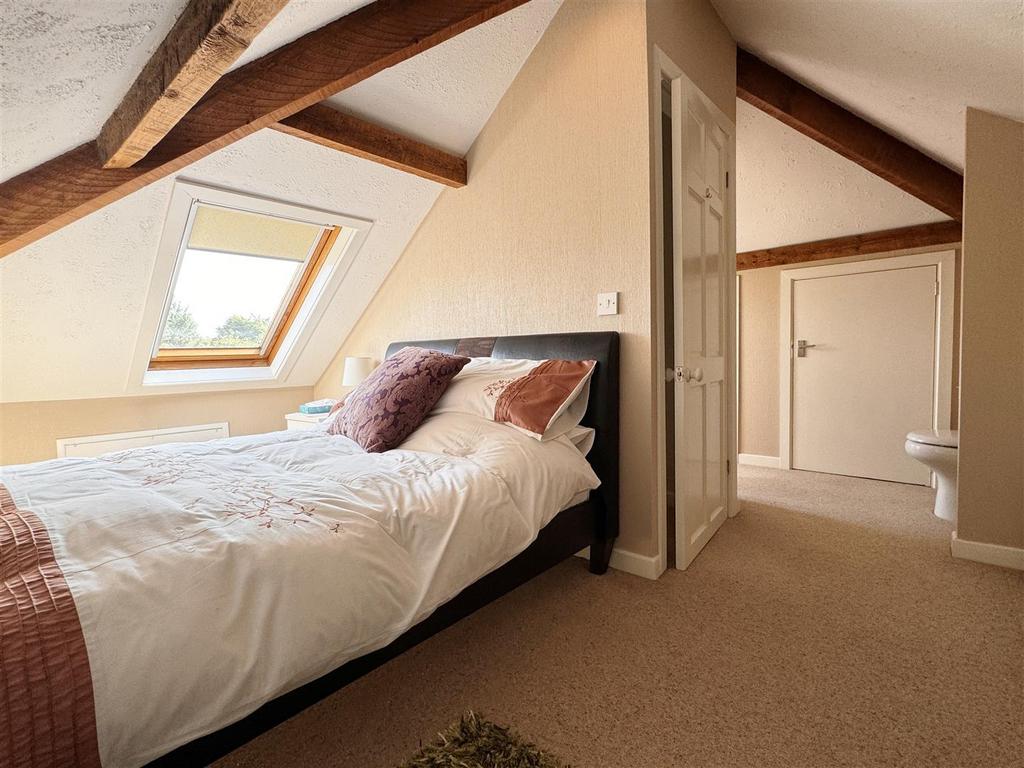 First floor loft room/guest room