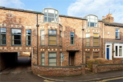 2 bedroom apartment to rent, Apartment 3, 80 Alma Terrace, York YO10 4DJ