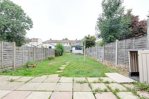 3 bedroom end of terrace house to rent, Goodwood Avenue, Enfield, EN3