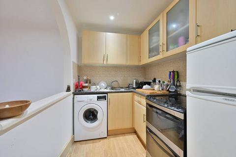 1 bedroom flat for sale, Dairymans Walk, Guildford, GU4