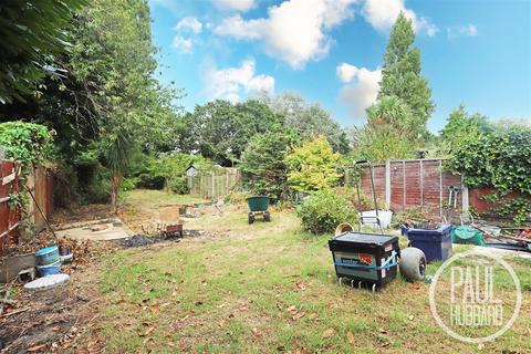 2 bedroom semi-detached bungalow for sale, Stradbroke Road, Lowestoft, NR33