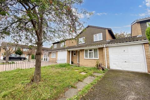 4 bedroom terraced house to rent, Ratcliffe Close, Uxbridge