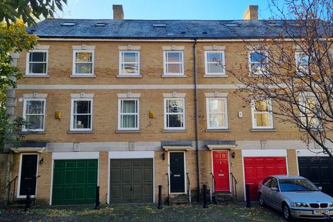 4 bedroom terraced house to rent, Clarence Mews, London, SE16