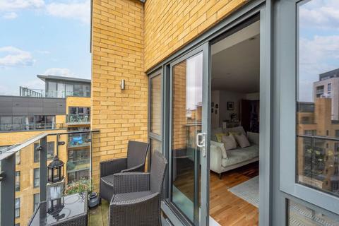 1 bedroom flat to rent, Knightley Walk, Putney, London, SW18