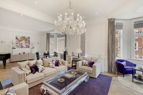 3 bedroom apartment for sale, North Audley Street, London W1K