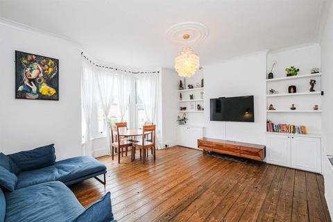 3 bedroom flat for sale, Selsdon Road, Wanstead