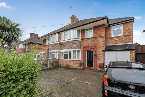 4 bedroom semi-detached house to rent, Cheyneys Avenue, Edgware, HA8