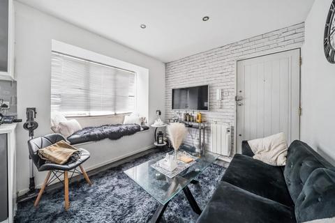 Studio for sale, Beardsley Way, Acton