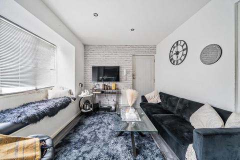 Studio for sale, Beardsley Way, Acton