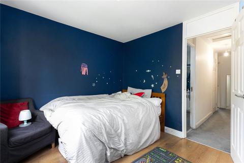 5 Houghton Close, London, E8 3TQ