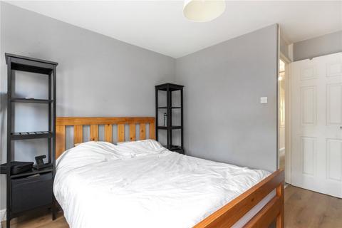 5 Houghton Close, London, E8 3TQ