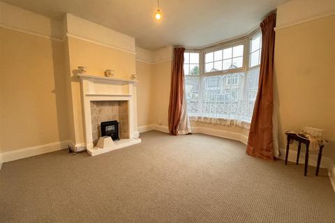 3 bedroom property to rent, Groundwell Road, Swindon SN1