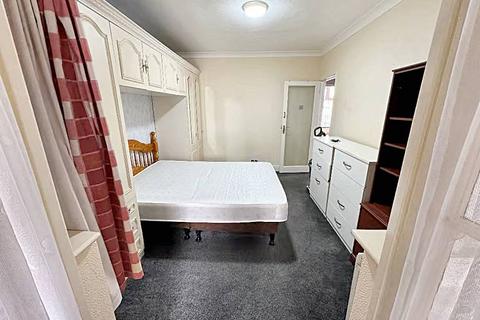 1 bedroom in a house share to rent, Stanhope Park Road, Greenford UB6