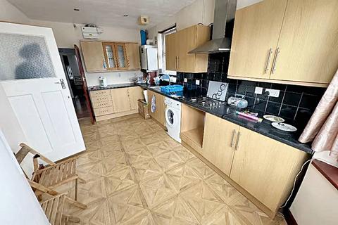 1 bedroom in a house share to rent, Stanhope Park Road, Greenford UB6