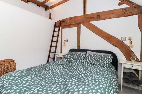77 Aylesbury End, Beaconsfield, HP9 1LS