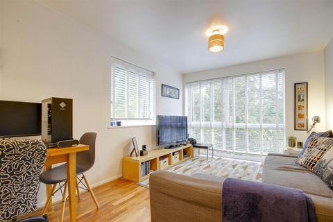 1 bedroom flat for sale, Hansart Way, Enfield