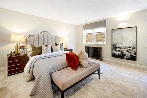 Flat 4, 21 Redcliffe Square, London, SW10 9JX