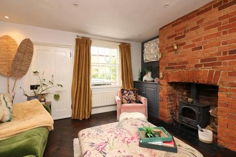 3 bedroom cottage for sale, High Street, Kimpton, Herts, SG4