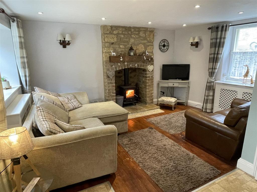 Sitting Room/Kitchen