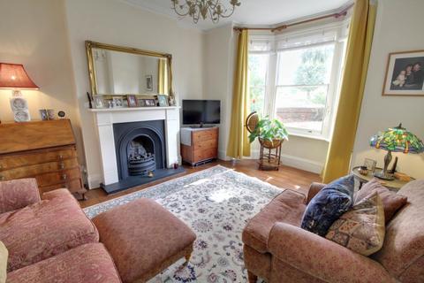 4 bedroom semi-detached house to rent, Erleigh Road, Reading