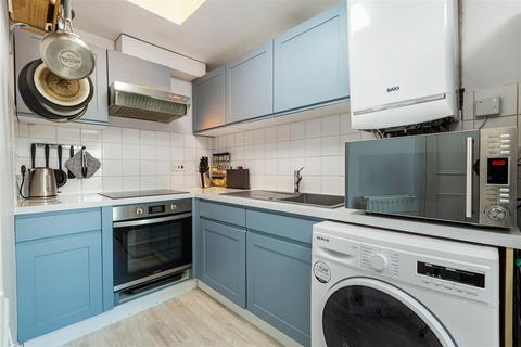 1 bedroom flat for sale, Sheen Lane, East Sheen, SW14