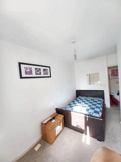 1 bedroom in a house share to rent, Salisbury Road, Southall UB2